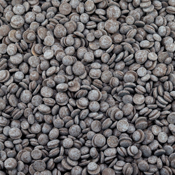 Op deze foto zie je heerlijke Chocolade druppels Puur 70% cacao van Top Noten