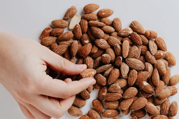 Zelf amandelen roosteren, volledig stappenplan Zelf amandelen roosteren, volledig stappenplan