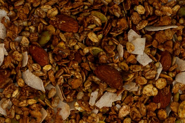 De lekkerste granola bestel je makkelijk online via onze Bosscher Delicatessen webshop close-up van granolamix