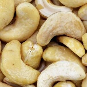Het Cashewnoten verhaal, van bakken en koken, deze foto heeft Bosscher Delicatessen afgelopen jaar bij Stefan in de slowcooker gemaakt De Cashew noten van Stefan: Over onze cashewnoten zegt Stefan dat ze erg ambachtelijk in 2020 zijn
