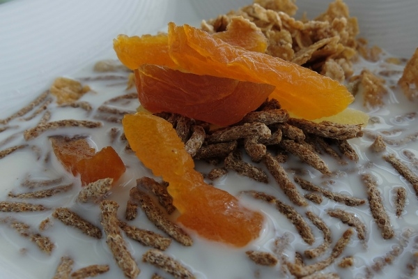 Gedroogde mango is een lekkere en gezonde snack. Gedroogde mango is een lekkere en gezonde snack.